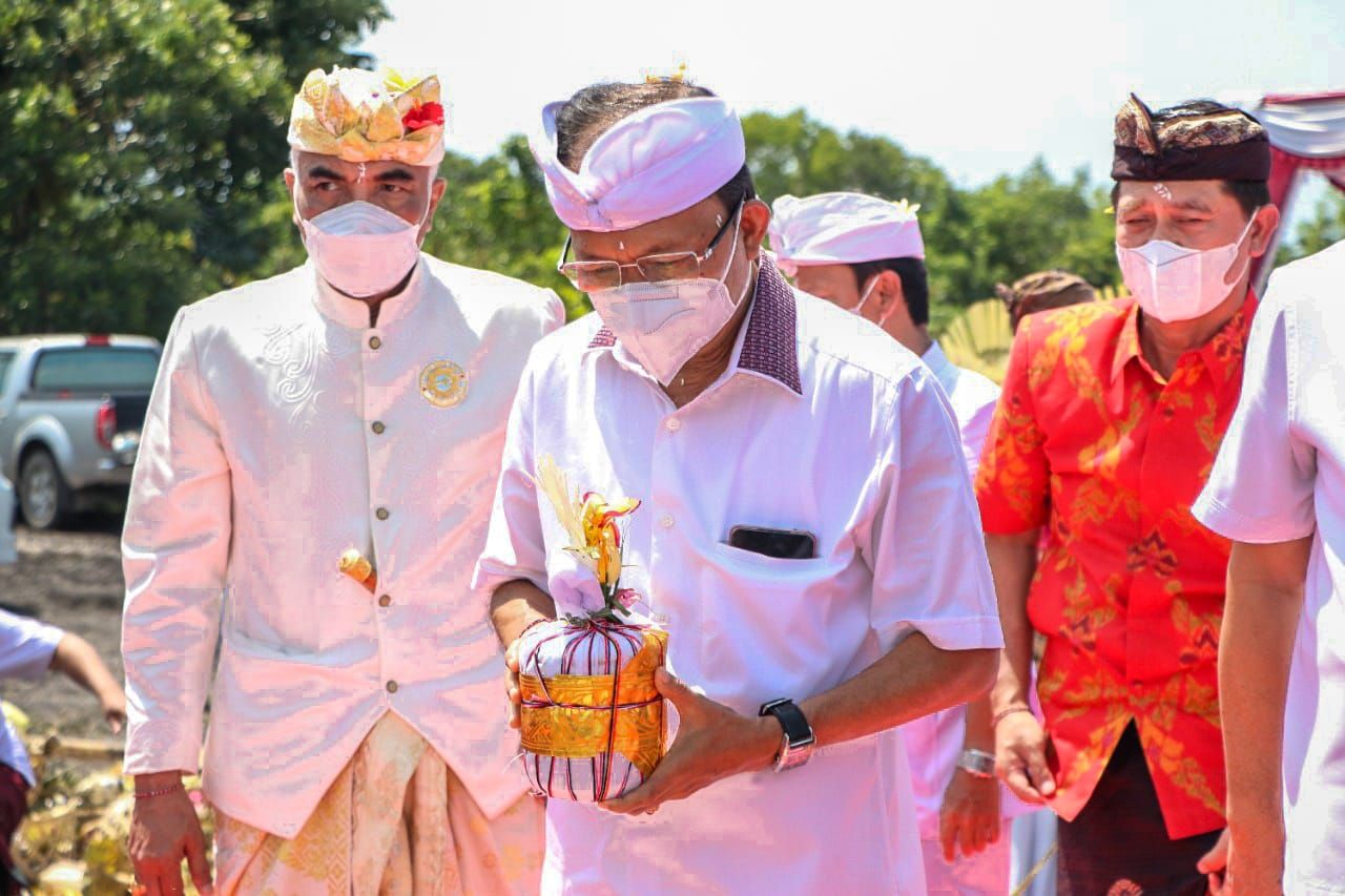 podiumnews.com-Gubernur Bali Resmi Memulai Pekerjaan Pematangan Kawasan PKB 